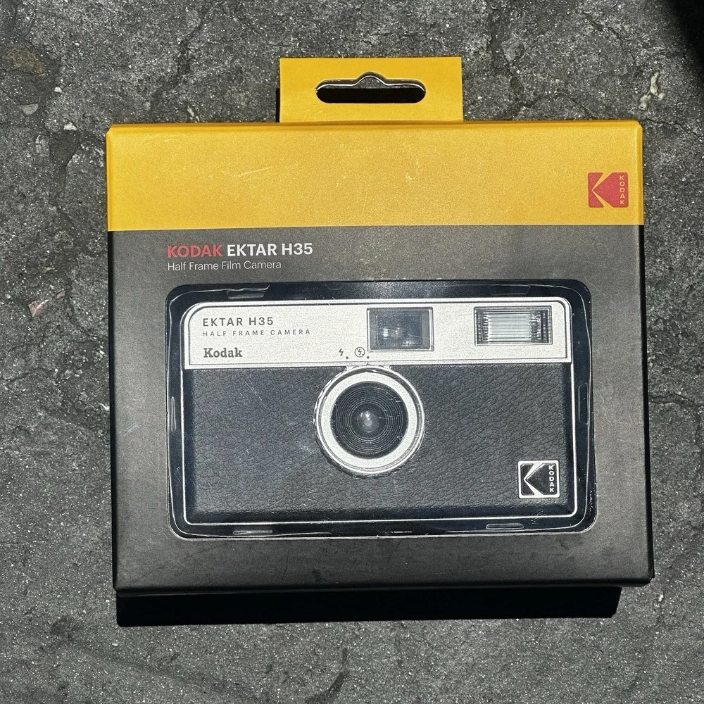 Kodak EKTAR H35 Half Frame Film Camera, Black (RK0109)